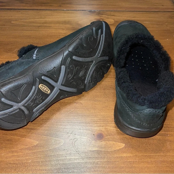 Keen fleece lined loafer women size 7 - Picture 4 of 5